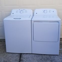 White Washin Machine And Dryer In Good Condition Works Perfectly 