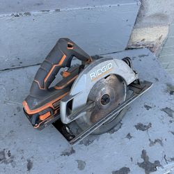 Ridged skillsaw works great (no battery)