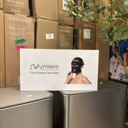 Numiere redlight face mask