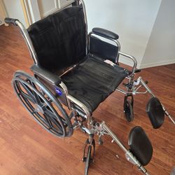 22" Seat Medline Wheelchair