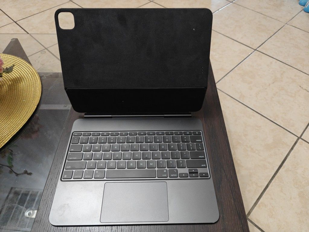 13" iPad Pro 2024 M4 Magic Keyboard