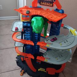 Ultimate Garage Car Race Track 