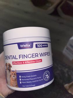 Pet dental finger wipes