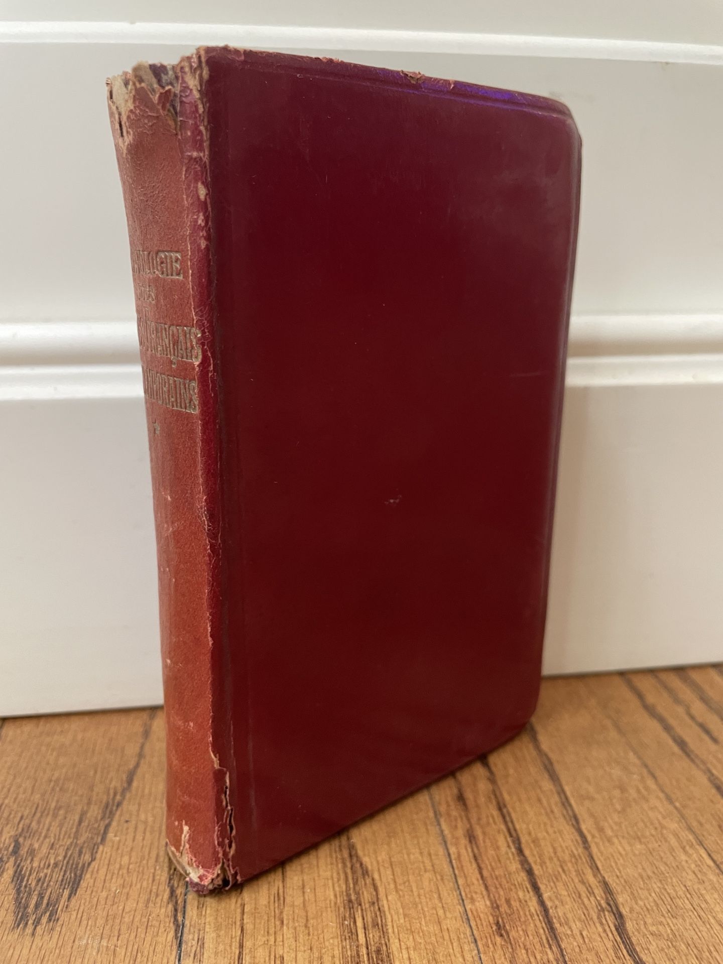 RARE 1927 Anthologies of Contemporary French Poets "Nouvelle" Edition. Condition is pre owned and shows some expected signs of wear for a book close t
