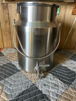 Stainless Steel SUS 304 Milk Can With Spigot, 10
