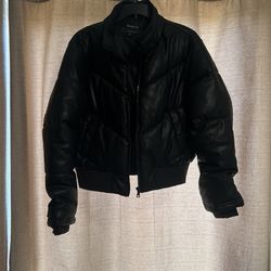Black puffer jacket Size Large 