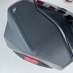 BMW X1000R right side case