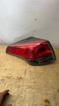 2016 2017 2018 Toyota RAV4 driver side taillight LED