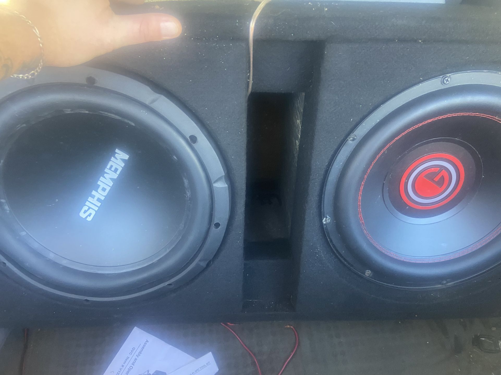 2 12 In Subwoofer In Box With Amp Almost New Memphis