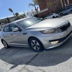 2011 KIA OPTIMA HYBRID W/ Backup Camera 