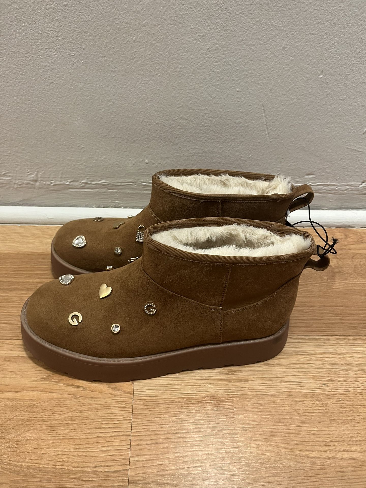 NEW! GBG Brown Suede Faux Fur Lined Boots with Charms - Women’s Size 9 Pickup Only Queens NY