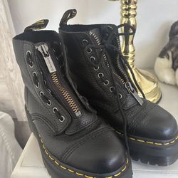 Sinclair Dr. Martens boot 7 women’s