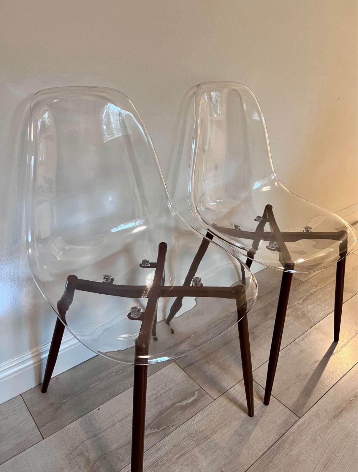 Mid-century Modern Dining Chairs (Set of 2)- clear/walnut