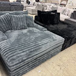 Cozy Comfortable Chaise lounge 