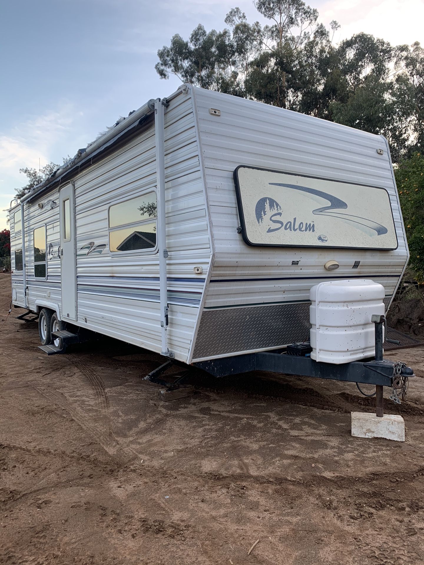 2003 Forest River Salem travel trailer 26’