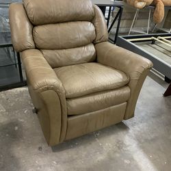 Leather reclaimer chair
