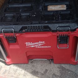 Caja Milwaukee Packout Tool Box Milwaukee 