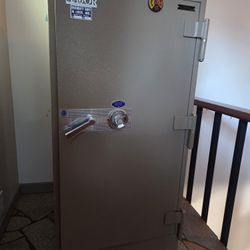 Major Safe Company Model 4216