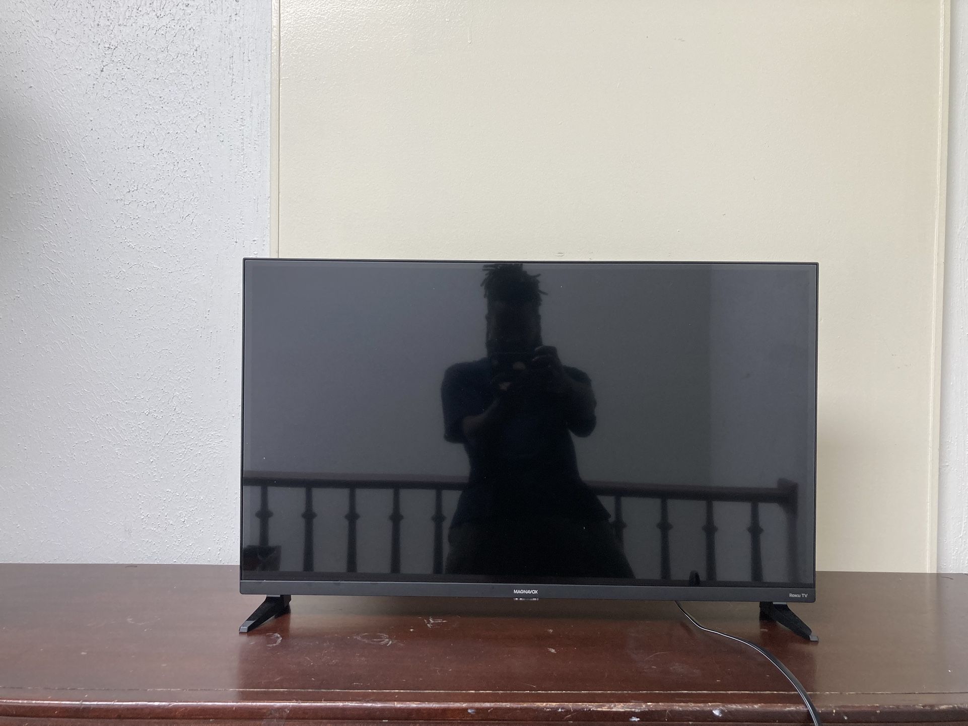 33” Roku TV