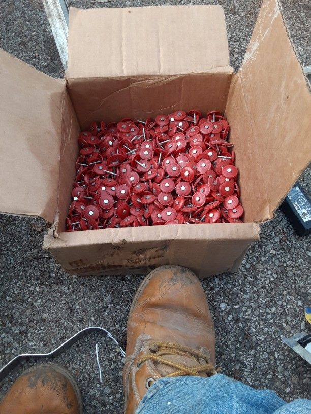 Left Overs From Roof Job Half Box Of 1"galviniz Cap Nails And A Brand New Roll Of 15lb Felt Paper Make Offer