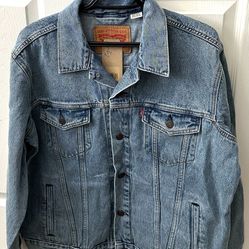 Brand New Levi’s Denim Jacket Large