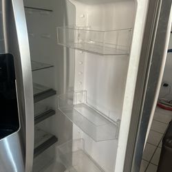 Refrigerator  whirlpool 