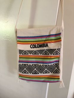 New Handmade Colombia Artesanal Colorful Woven Fold Over Zipper bag