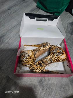 Liliana Alba YANG-26 Tan Tiger Exotic Tiger Face Leopard Animal Print Platform Pumps High Stiletto Heels Size 7.5 Asking $40obo