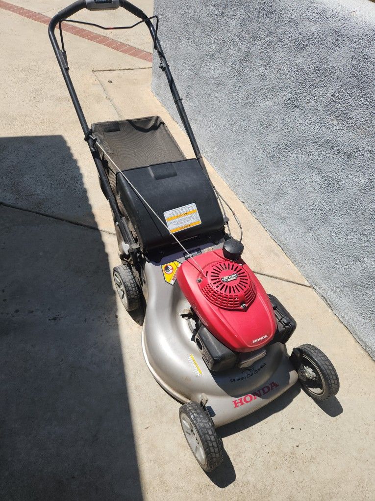 Honda Quadra Cut Self Propelled Lawnmower
