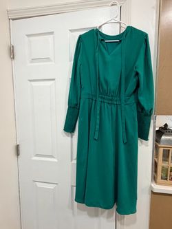 Green Long Sleeve Midi Dress