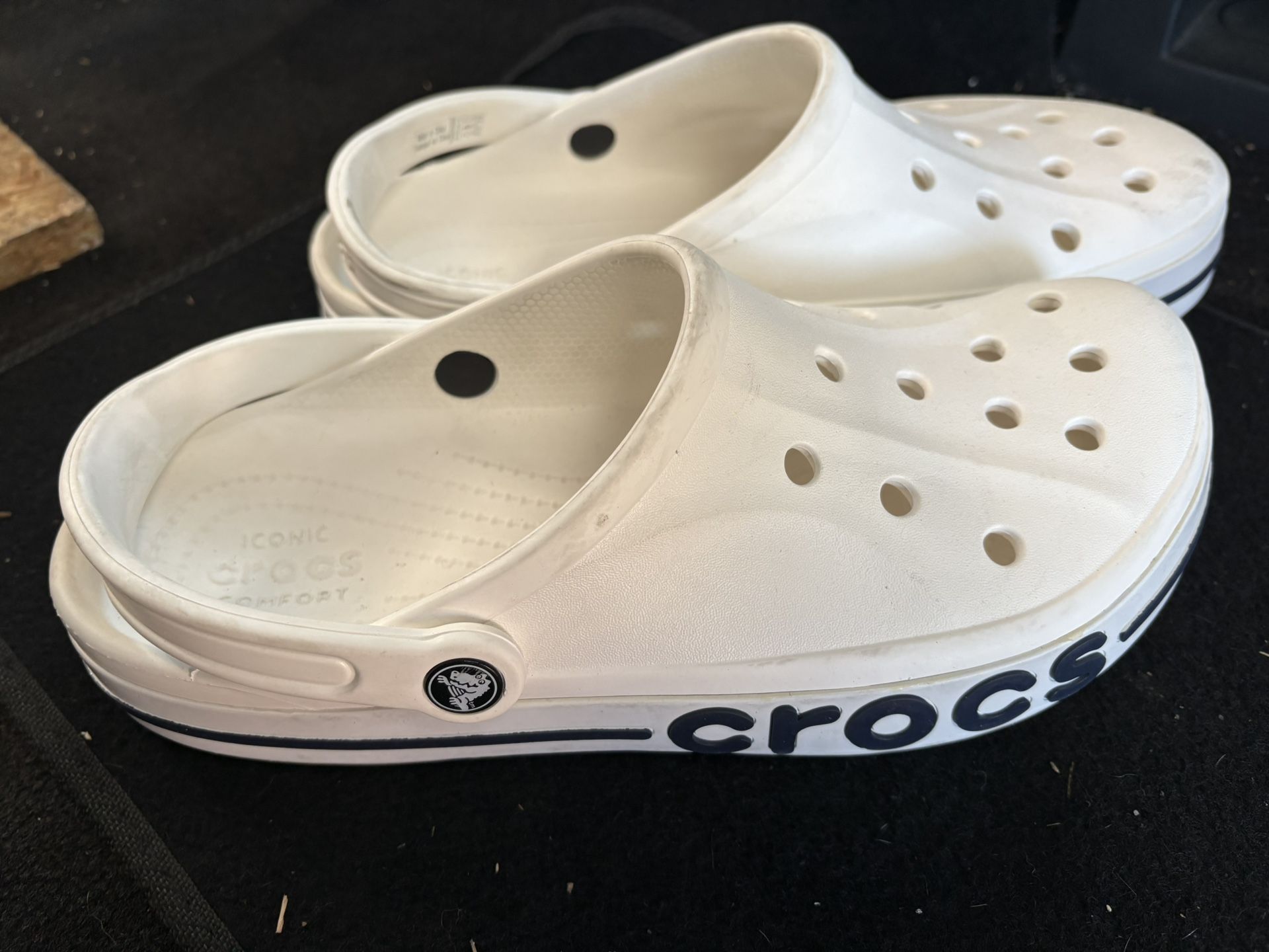 CROCS SIZE 10 $25