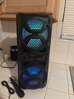 Bluetooth speaker with microphone