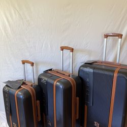 Badgley Mischka 3 Piece Black Hardcase Luggage Set 