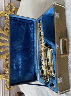 NEAR MINT 1970s Yamaha Purple Logo 31 Series Alto Saxophone