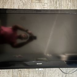 Sharp LED LCD 48-inch tv Black