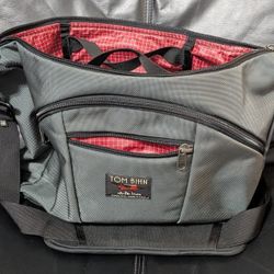 Tom Bihn Parental Unit Messenger Tote (EUC) Retail $215