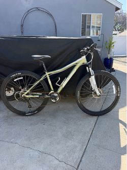 Novara Laurel Mountain bike