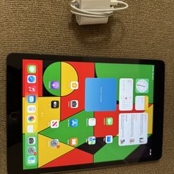 iPad 7 ,  10.2” WIFI + Cellular Unlocked. 128gb
