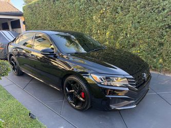 Volkswagen Passat Black Sedan
