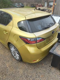 2012 CT 200Hybrid  Lexus gets 45 mpg needs new hybrid battery must tow it or bring battery to install with lock Smith to make lost keyfob I'll be send