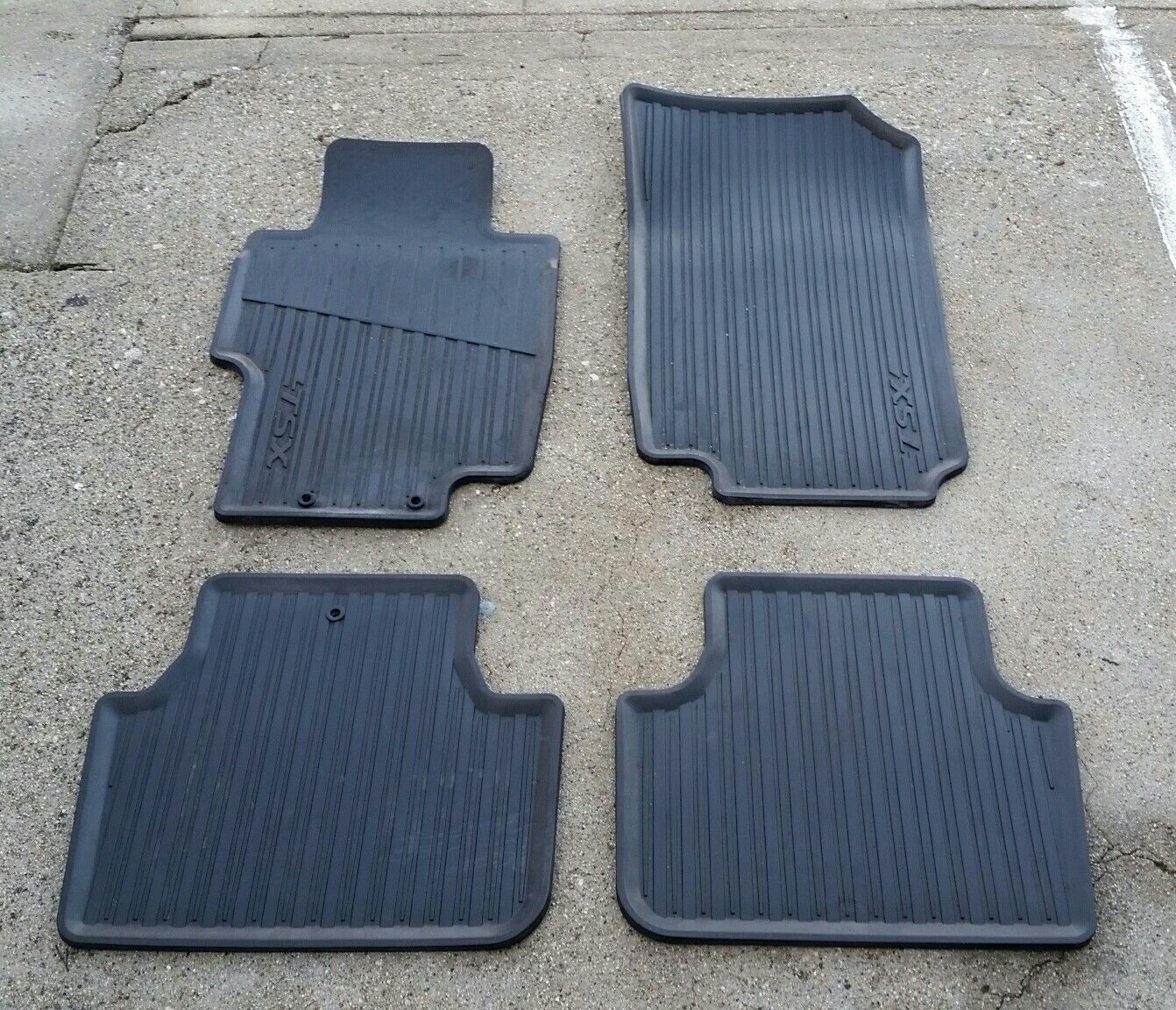 2004 -2008 Acura TSX black all season rubber floor mats