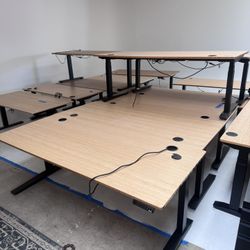 Standing desks (13) and Roller Drawers.