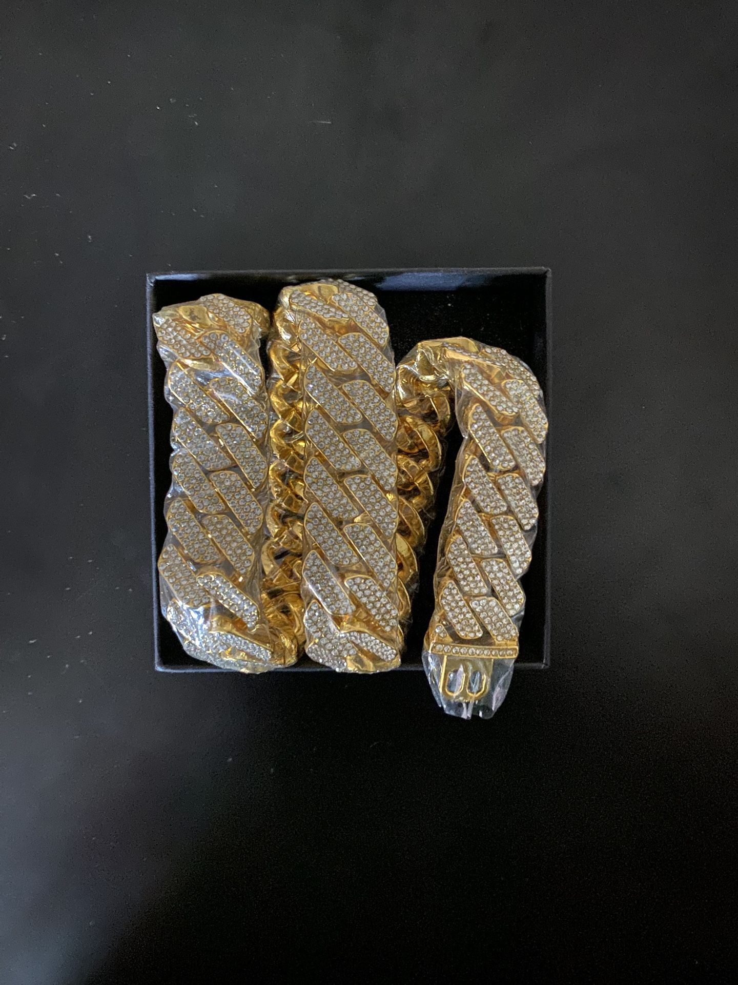 14k Gold Moissanite Cuban 20 In Length, 22mm Width Men’s Chain