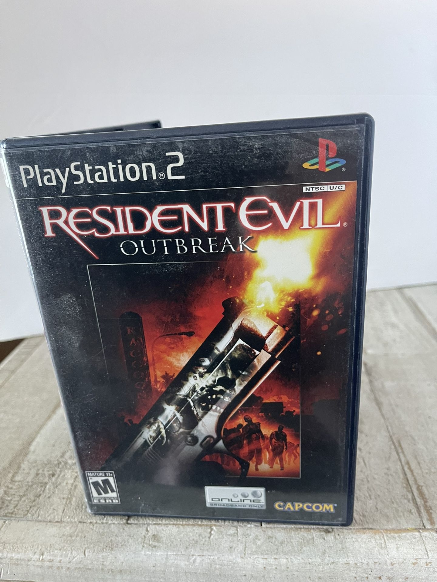 Resident Evil: Outbreak (Sony PlayStation 2, 2004)