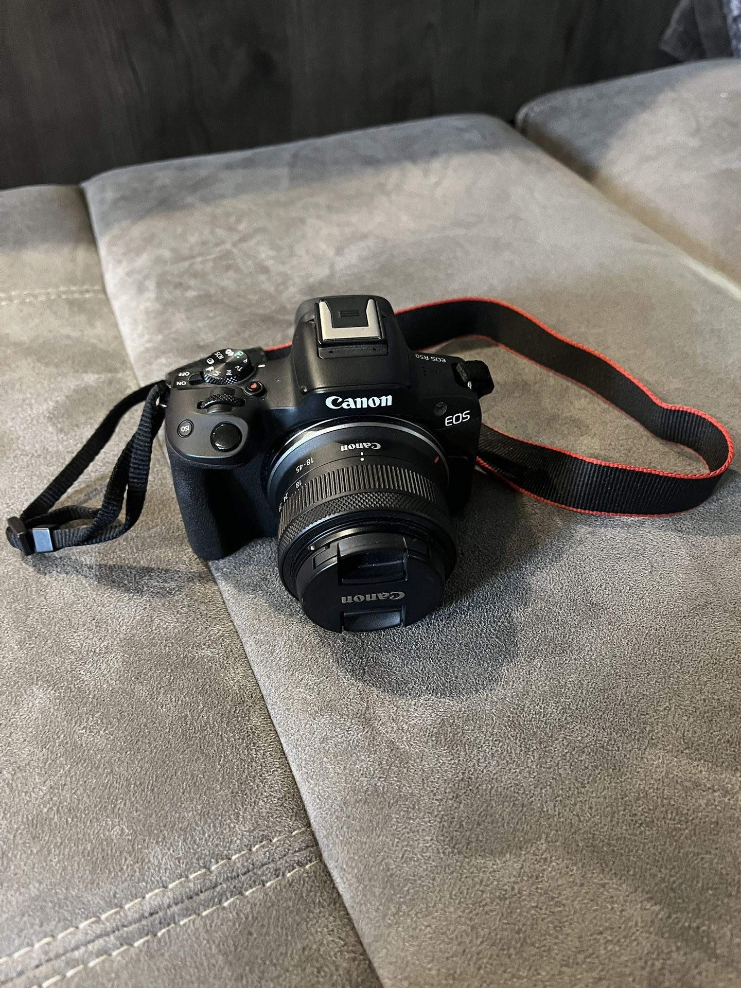 Canon EOS R50