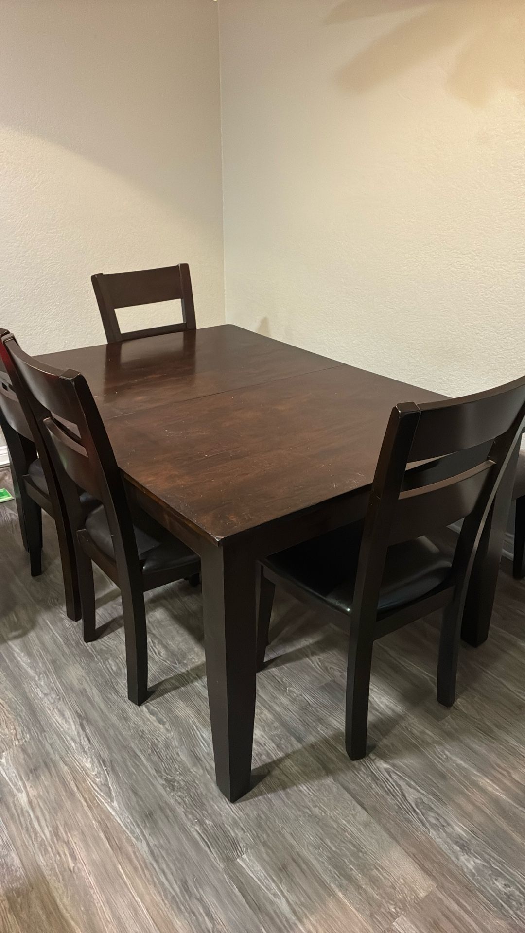 DINING KITCHEN TABLE  