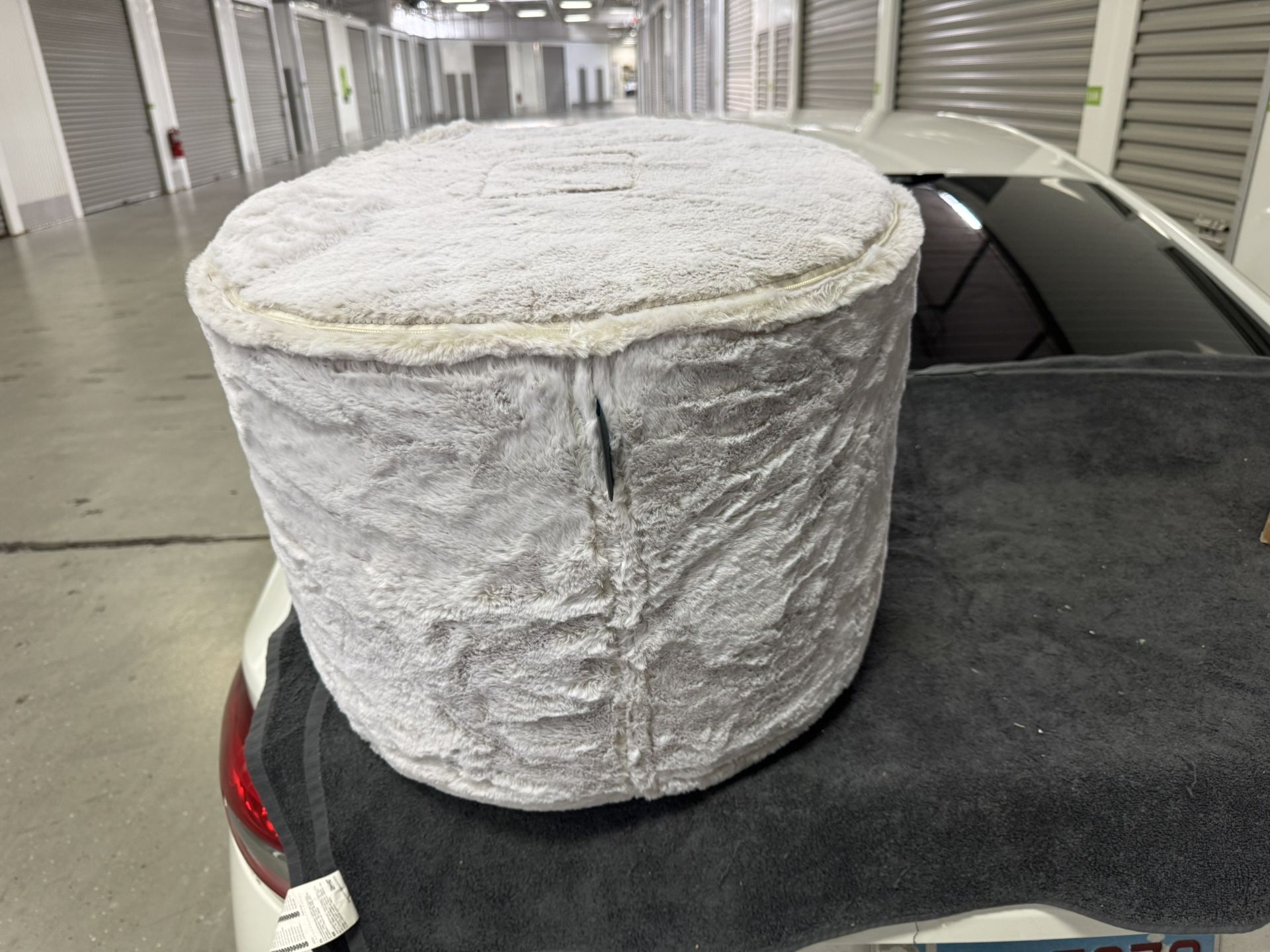 LOVESAC SQUATTOMAN INSERT AND COVER MSRP 325$ Ottoman