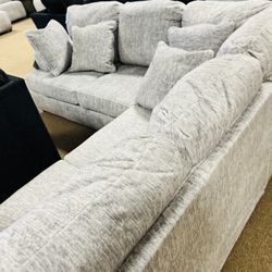 Beautiful Cozy Gorgeous Sectional!