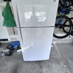 Kenmore Refrigerator 
