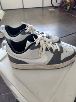 Nike - Size 7Y